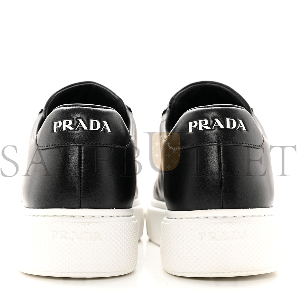 PRADA VITELLO SOFT TRIANGLE LOGO LOW TOP 45MM SNEAKERS 40 BLACK WHITE